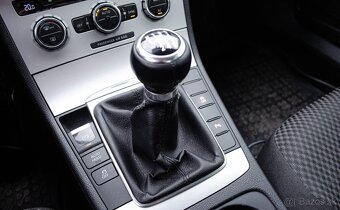 Volkswagen Passat B7 1.6 TDI Sedan - 17