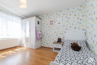 PRÍJEMNÝ 3 IZBOVÝ RD S BAZÉNOM NA BREHU VAJNORSKÝCH JAZIER - 17