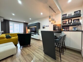 Na predaj 2 izbový tehlový byt v centre s garážou - 17