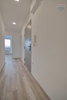 Na predaj 3 izbový byt, 63 m2, lodžia 3 m2, kompletná rekonš - 17