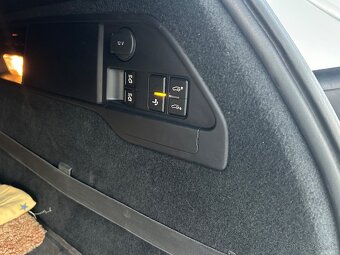 Predám VW Touareg 2 facelift R-line - 17