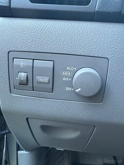 KIA Sorento 2,5 CRDI 103kw automat - 17