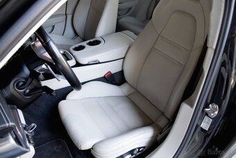 Porsche Panamera Turbo 4x4 A/T - 17