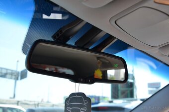 Hyundai Santa Fe 2,2 CRDi PREMIUM 4x4 AT6 145KW - 17