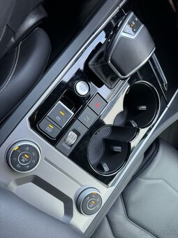 Volkswagen Touareg 4.0 V8 TDI R-Line 4Motion DPH - 17