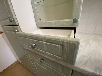 Moderná kuchynská linka so sporebičmi - 17