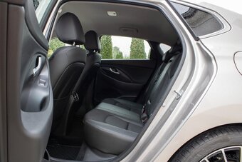 Hyundai i30 Fastback 1.4 T-GDi Style-AJ NA SPLÁTKY/PROTIÚČET - 17