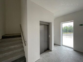 Kancelárske priestory, 171 m2 + terasa 80m2, 5x parkovacie s - 17