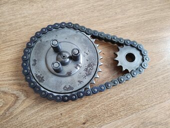 Prodám náhradní diely pro JAWA 550 pařez a jawa 555 - 17