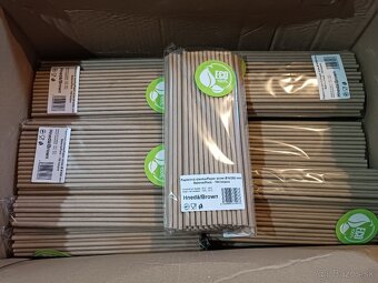 PAPIEROVÉ POHÁRE A SLAMKY RÔZNE DRUHY - 17