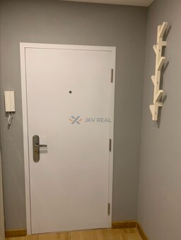 Dizajnový 2-izbový byt so šatníkom a balkónom PRIEVIDZA- Sta - 17