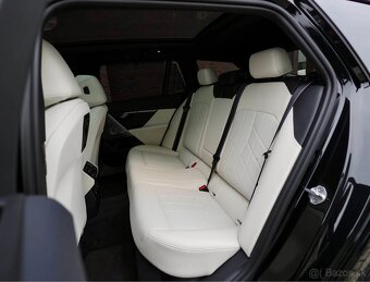 BMW NEW5 Touring 530e XDRIVE 220KW Hybrid V Záruke - 17
