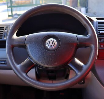 Volkswagen T5 Transporter 2.5 TDI - 17