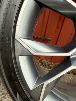 Originál elektróny Skoda RS Octavia R19 LETNÉ 235/40R19 - 17