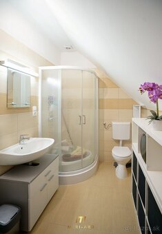 Rodinný dom v tichom prostredí, terasa, záhrada, Rajka - 17