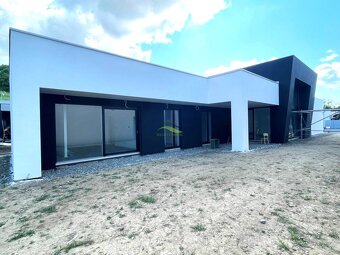 LUXUSNÁ Moderná NOVOSTAVBA v stave Štandard pod Hrádkom - 17