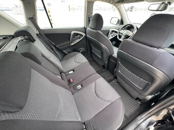Toyota RAV 4 2,2 diesel 4x4 rok 2007 nová STK - 17