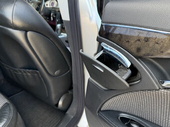 Mercedes-Benz E trieda Sedan 320 Automat A/T 4-matic 4x4 - 17