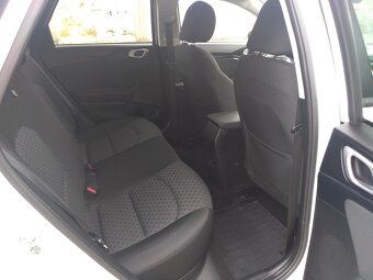 2022_KIA Ceed combi 1.5 turbo_1.maj.SR_9.667€ netto_ZÁRUKA_ - 17