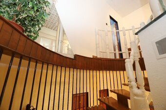 Kompletne zrekonštruovaný 5 izbový rodinný dom,pozemok 659m2 - 17