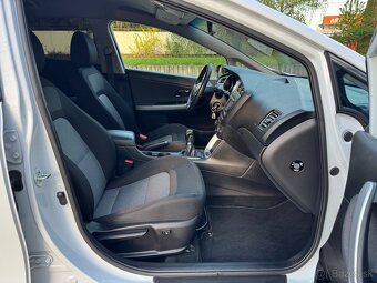 Kia Ceed SW 1.6CRDi 2017 136ps SK Auto Top stav - 17