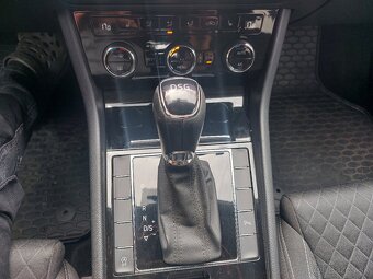 Škoda Superb Combi 2.0 TDI DSG - 17