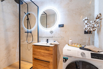 PREDANÝ - Na predaj pekný 3-izbový byt po rekonštrukcii na u - 17