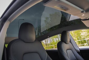 Tesla Model Y Long Range 378kW - 17