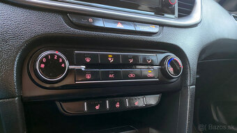 Kia Ceed SW 1.5 T-GDi Silver 118kW 6/2022 29000km TOP - 17