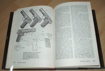 Revolvery a pistole - 17