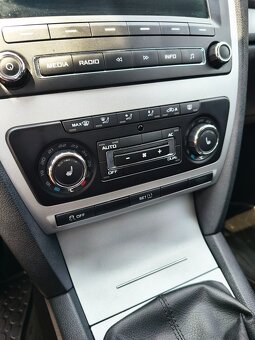 Škoda Octavia 2 Combi 2.0 TDI CR - 17