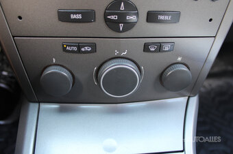 Opel Astra Caravan 1,9CDTi 88 kW - 17