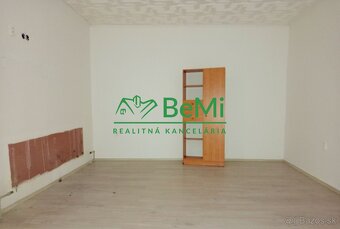 ‼️ Znížená cena‼️Predaj rodinného domu s dvomi bytovými jedn - 17