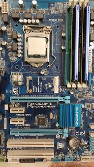 Predám základnú dosku Intel  Gigabyte GA-H77-DS3H - 17