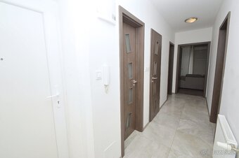 Predaj slnečný 4i byt s loggiou a parkovaním, Rajka - 17