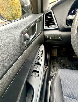 HYUNDAI Tucson 1.6 GDi Shadow + Navi - 17