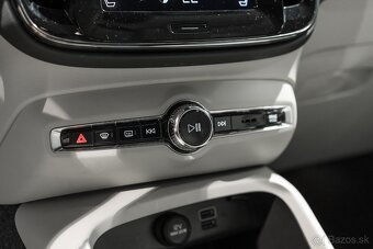 Volvo XC40 T4 190k Momentum Pro A/T - 17