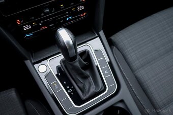 VW Passat B8 Variant 2.0 TDI EVO Business DSG-NEBÚRANÉ- - 17