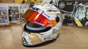 Max Verstappen - Majstrovská helma + podpis karta - 17