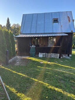 Pozemok s letnou chatkou 1021m2 vhodný na stavbu domu - 17