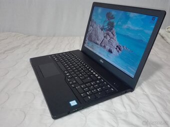 Fujitsu. i3-6006U.15,6“FHD. 1 000 GB. 12 GB DDR4. - 17