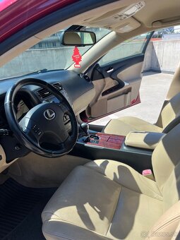 Lexus IS 250 A/T - 17