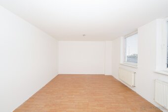 Pezinok- objekt s výrobnou halou, skladom a kancelárie..... - 17
