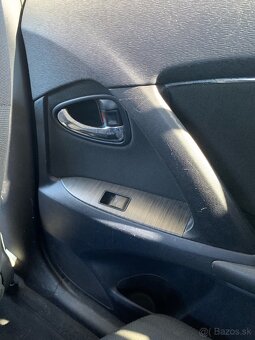 Toyota Avensis Combi T27 2.0 D4D - 17