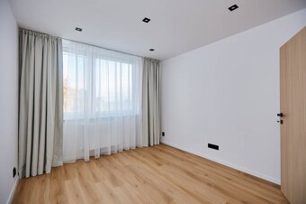 NA PREDAJ,4-izbový byt Košice - Západ - Michalovská ul. - 17