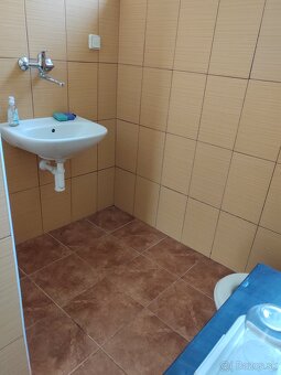 Prenajmem 1 izbový malý apartmán  - garzónku - 17