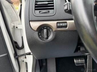 VOLKSWAGEN CADDY MAXI 2,0 TDI-7 MÍST, PARK. SENZORY, NAVI - 17