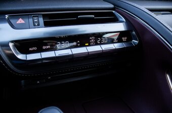 Lexus LC 500h, (2017) - 17