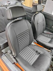 Škoda 110 R - Interiér - 17