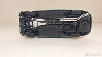 1:18 JAGUAR MARK II - 17